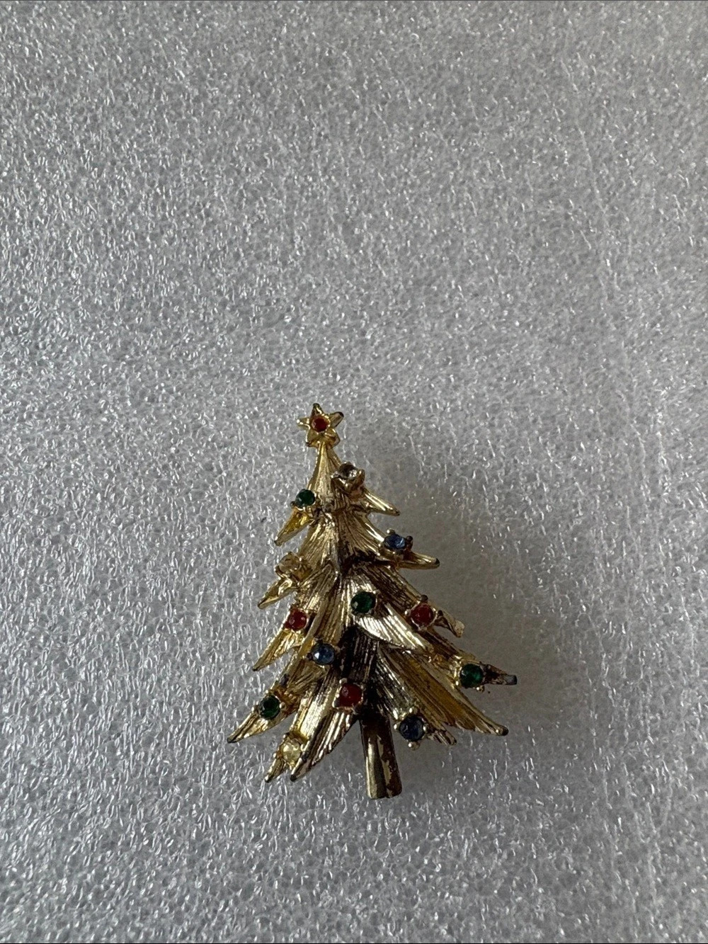 Christmas Tree Brooch in Gold Like New